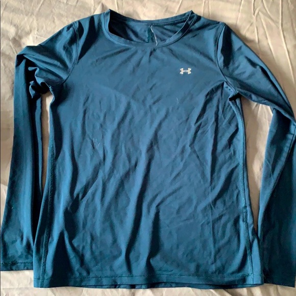 Women’s Under Armour dry fit long sleeve shirt. - Picture 1 of 1